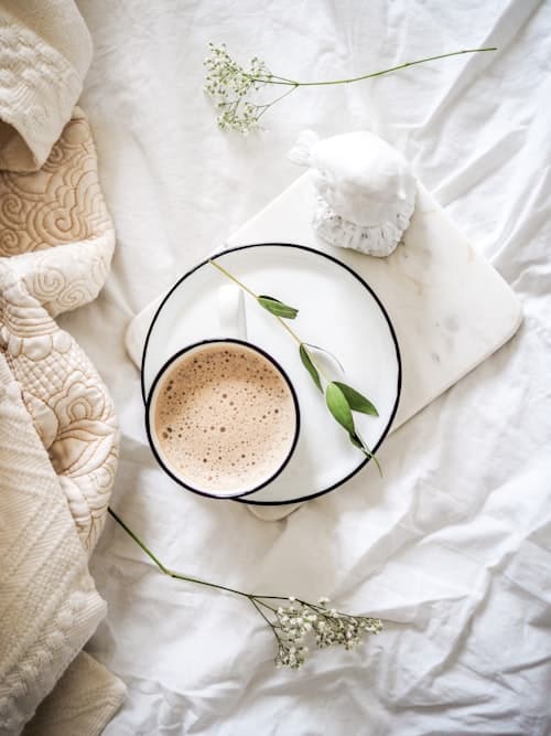 Minimalist Coffee & Table Set